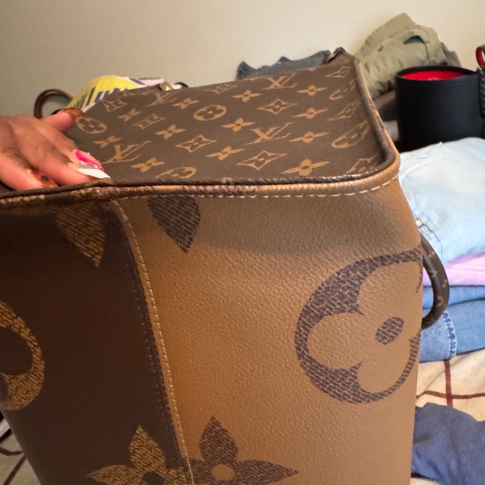 LV OTG GM - Picture 3 of 12